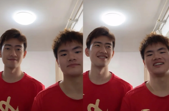 王昶與梁偉鏗合體開直播時模仿自己，重現當時的經典苦笑。（圖／翻攝自王昶小紅書）