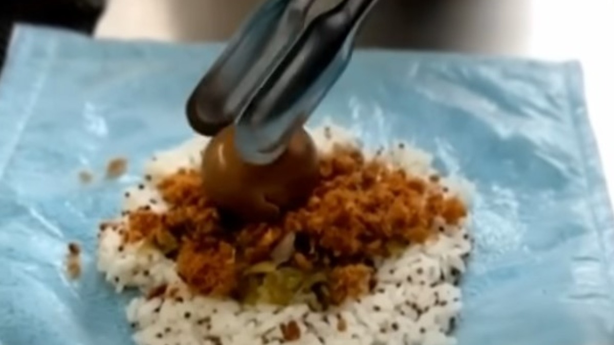 早餐店老闆氣到提出告訴，認為滷蛋是飯糰的精髓。（圖／東森新聞）