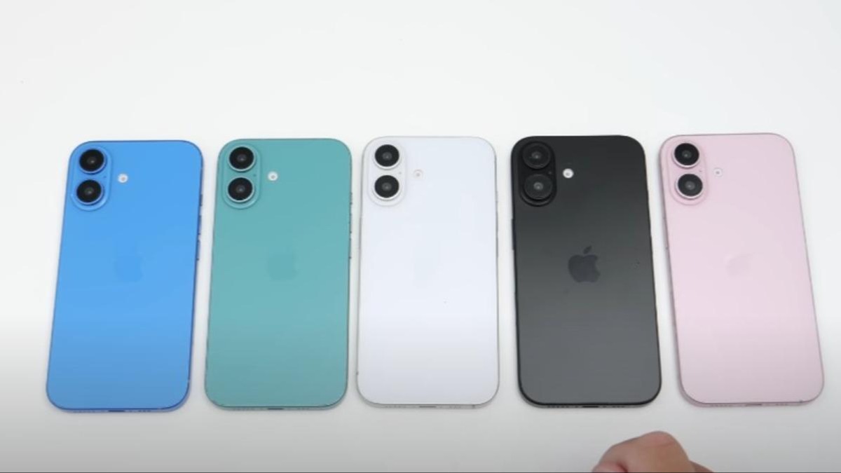 知名YouTuber開箱iPhone 16的5種配色。（圖／翻攝自YouTube@zollotech）