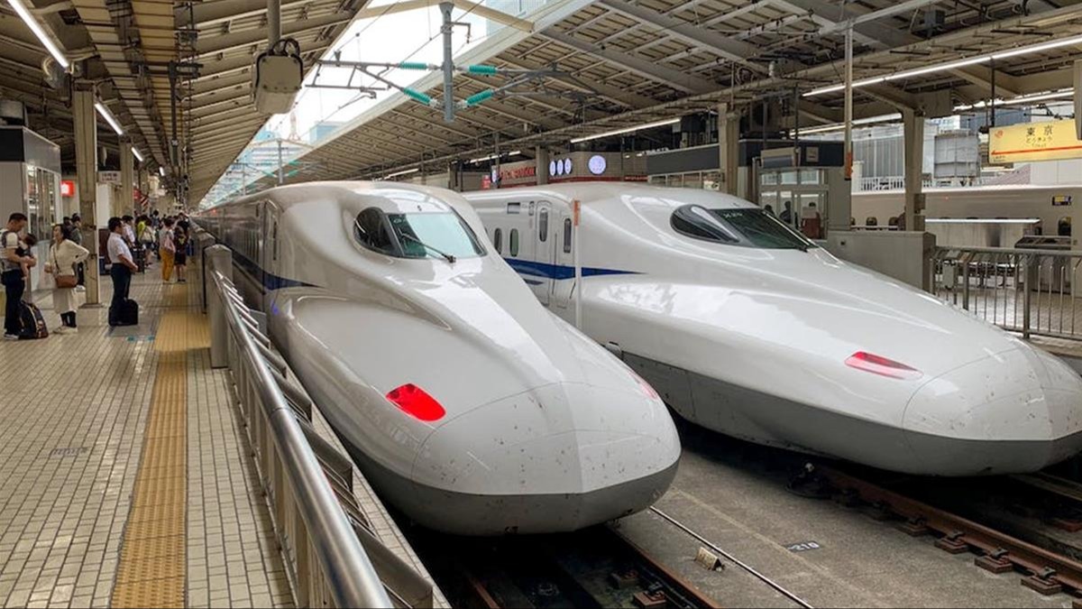 因地震導致新幹線停駛，將近20人不得已在軌道上步行。（示意圖／翻攝自pexels）