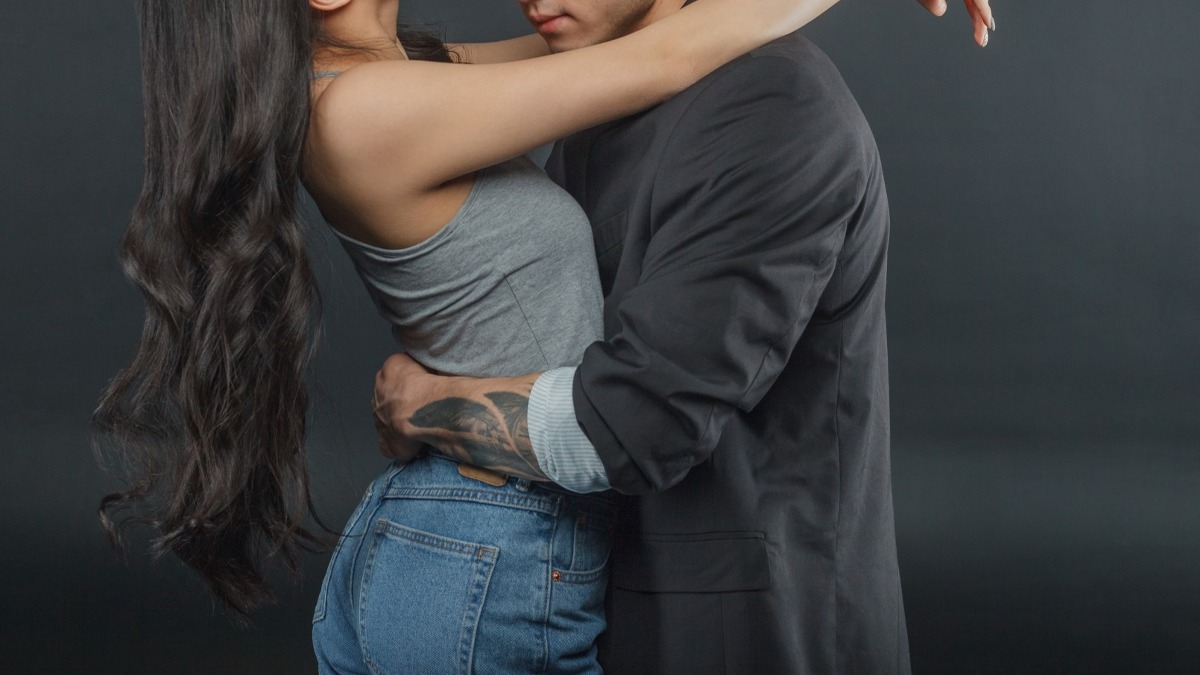 七夕要到了，醫師提醒，在「恩愛」前後，要做好5件事，才能更有效的避免性行為後尿道炎。（示意圖／photoAC）