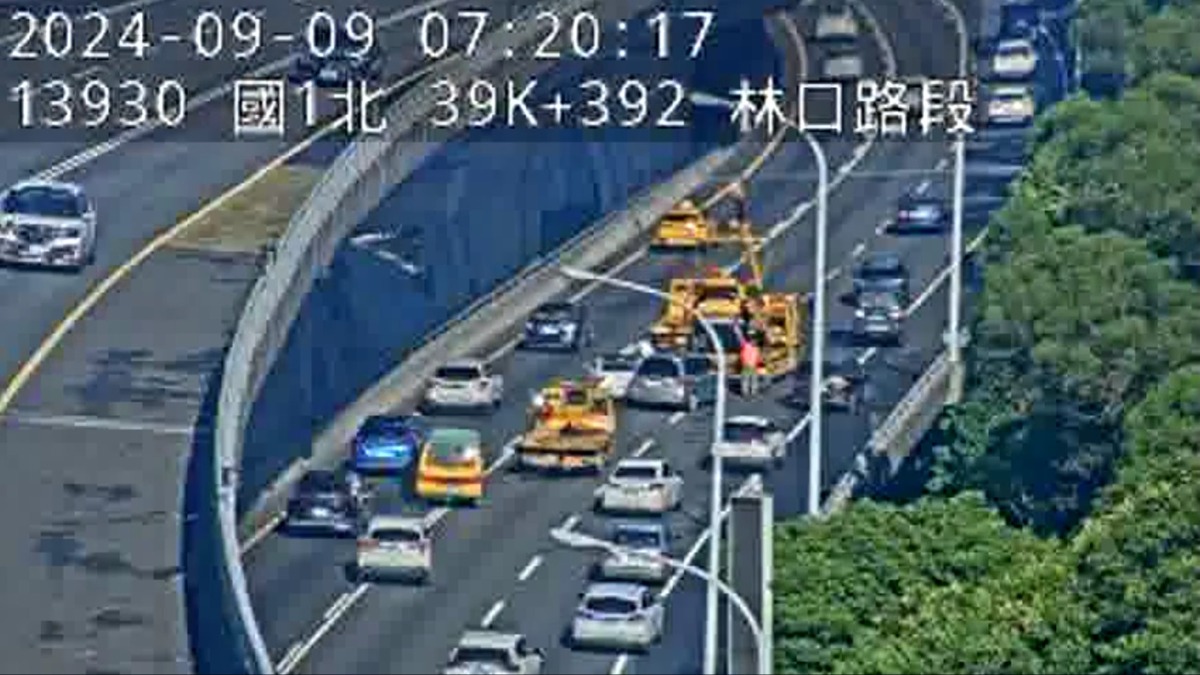 國一追撞。（圖／翻攝自高速公路1968） 