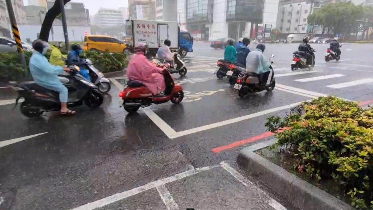 大雨特報。（圖／東森新聞） 