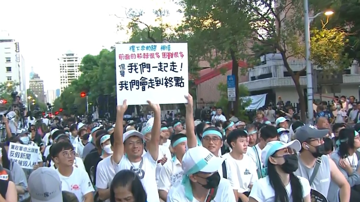 民眾黨街頭開講現場。（圖／東森新聞）