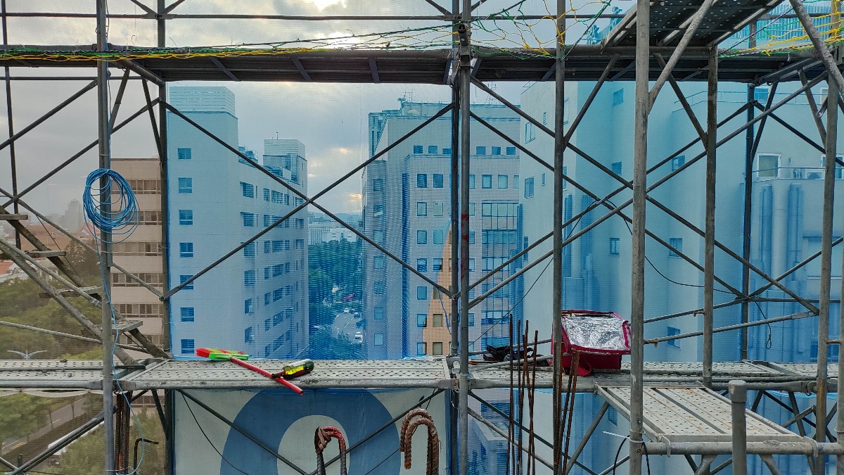 北市一處工地今早驚傳墜樓。（圖／東森新聞）