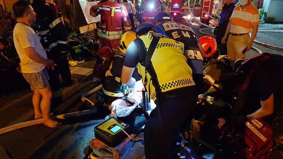 屏東民宅清晨發生火警。（圖／東森新聞）