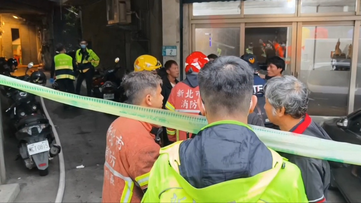 今（11）日凌晨5許，新北樹林一處民宅清晨發生火警。（圖／東森新聞） 