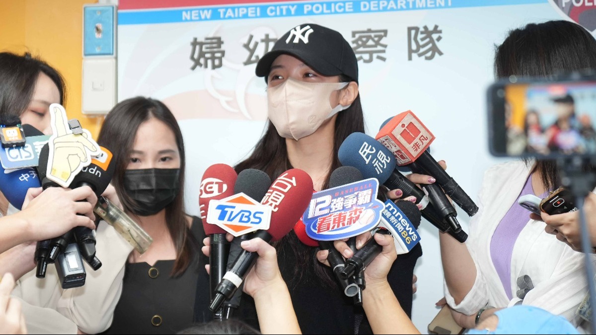 李多慧昨天前往婦幼隊報案並受訪。（圖／記者張一笙攝影）