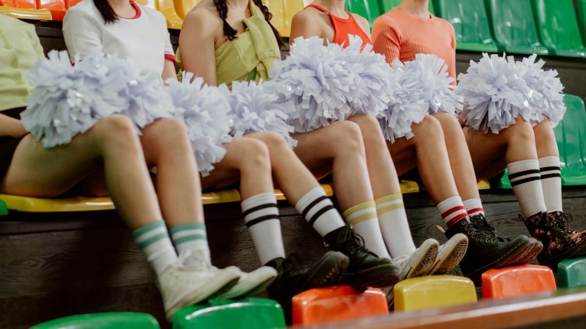 美國一名女啦啦隊員表演時出意外，造成脖子受傷。（示意圖／Pexels）