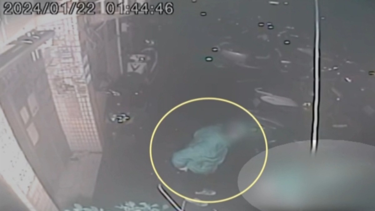 桃園一名男子墜樓，友人發現後，未在第一時間報案，原來是另有原因。（圖／翻攝畫面）