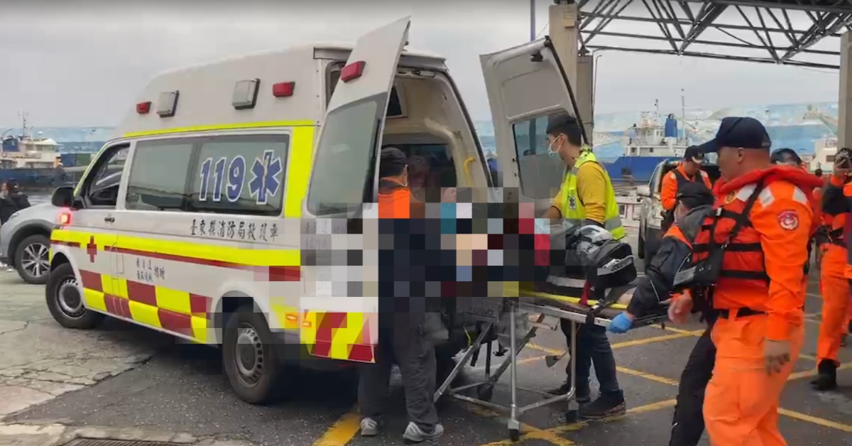 台東富岡漁港有人落海！ 目擊民眾嚇：以為冬泳