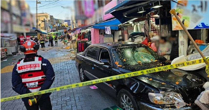 南韓首爾市跨年當天驚傳死亡車禍。（圖／擷取自X／CTWANT）