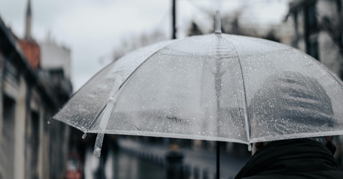今晚（1日）至明天雨彈最猛，下週一又有一波冷空氣報到。（示意圖／Pexels）