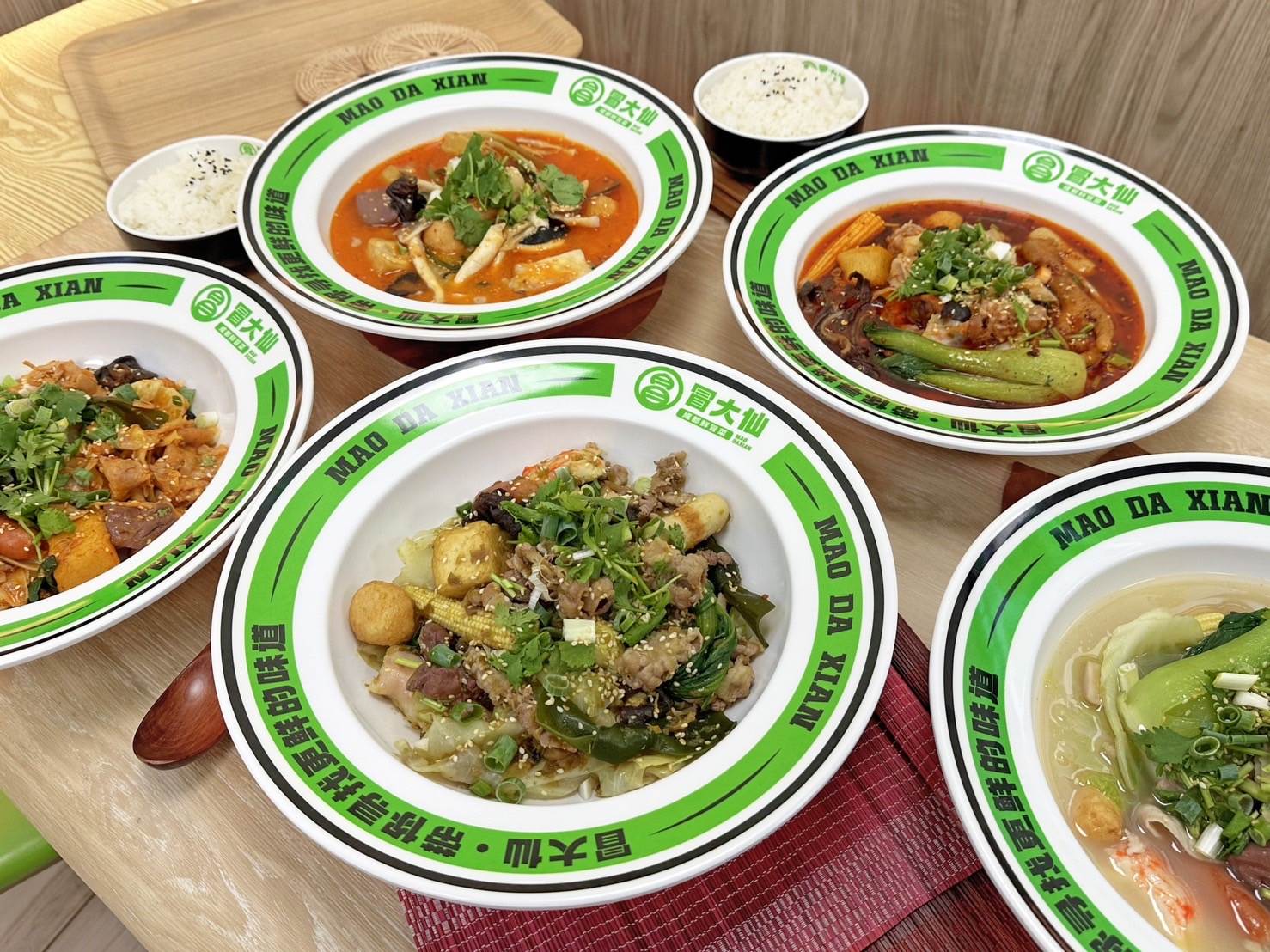 <a href='/search/tags/冒大仙/' target='_blank'>冒大仙</a>共有三湯二乾等五款味型，豐富味型地道風味，每款都是經典口味。