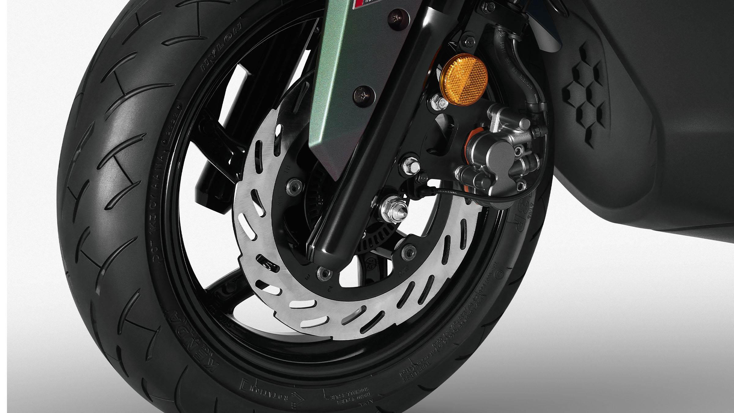 搭載最新的BOSCH 10 ABS防鎖死煞車系統、TCS循跡防滑系統。（圖／SYM提供）