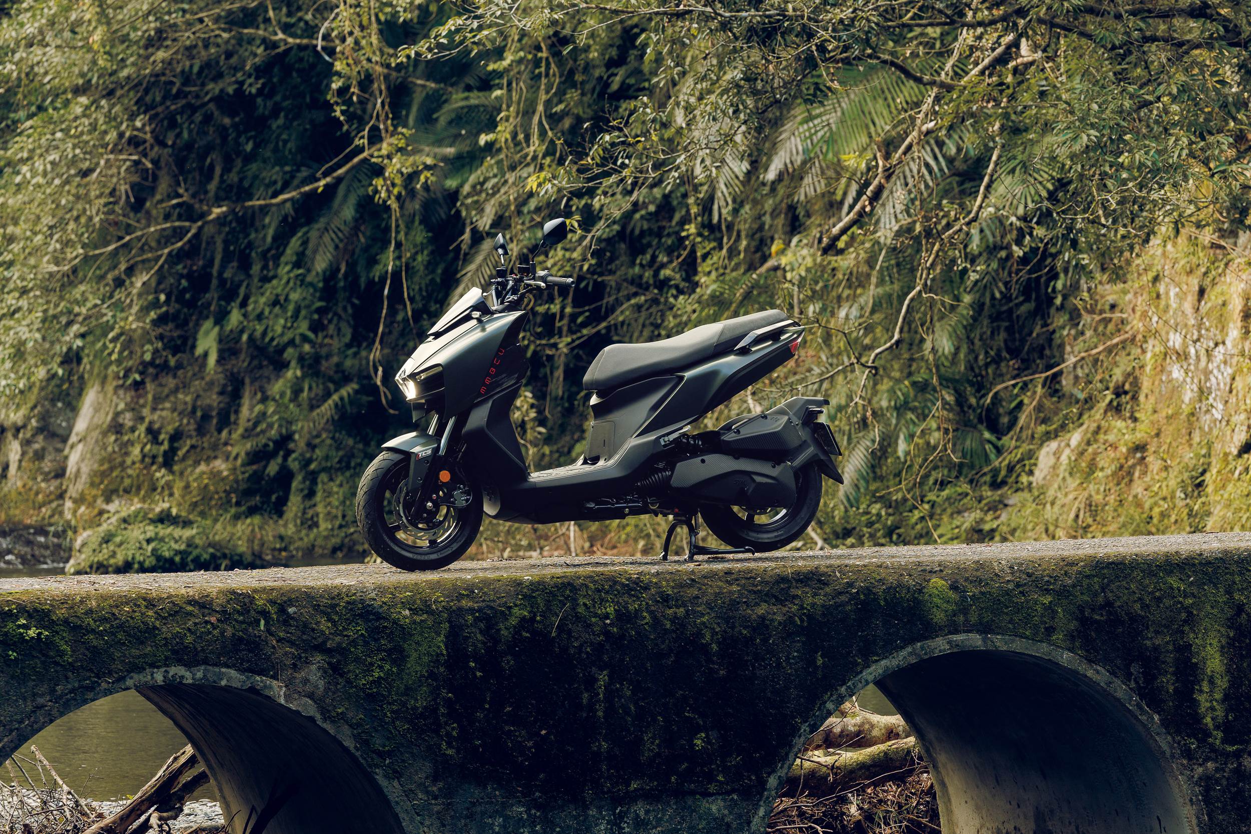 MMBCU亦搭載SYM的當家旗艦技術，讓整體的行車質感有效提升。（圖／SYM提供）