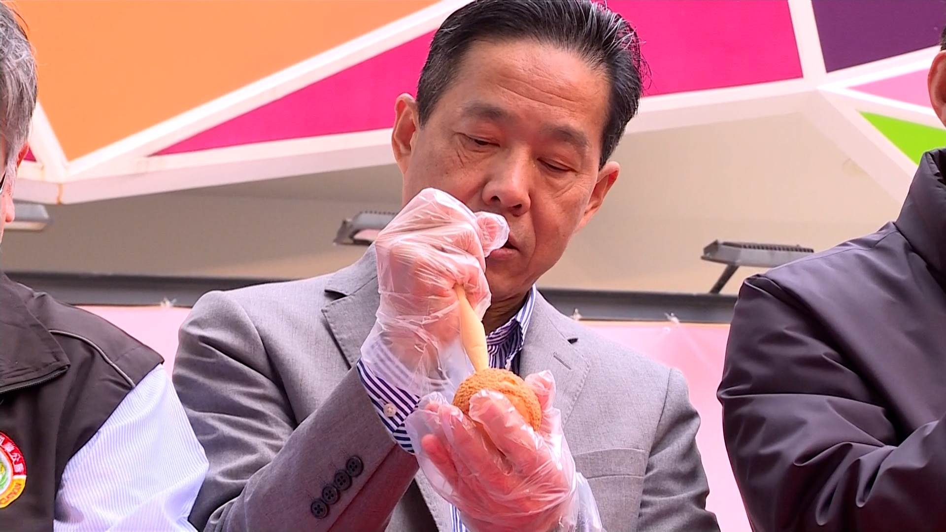 在購物節加持及相關活動推動下，糕餅業與各行業的業績皆有所成長。（圖／東森新聞）