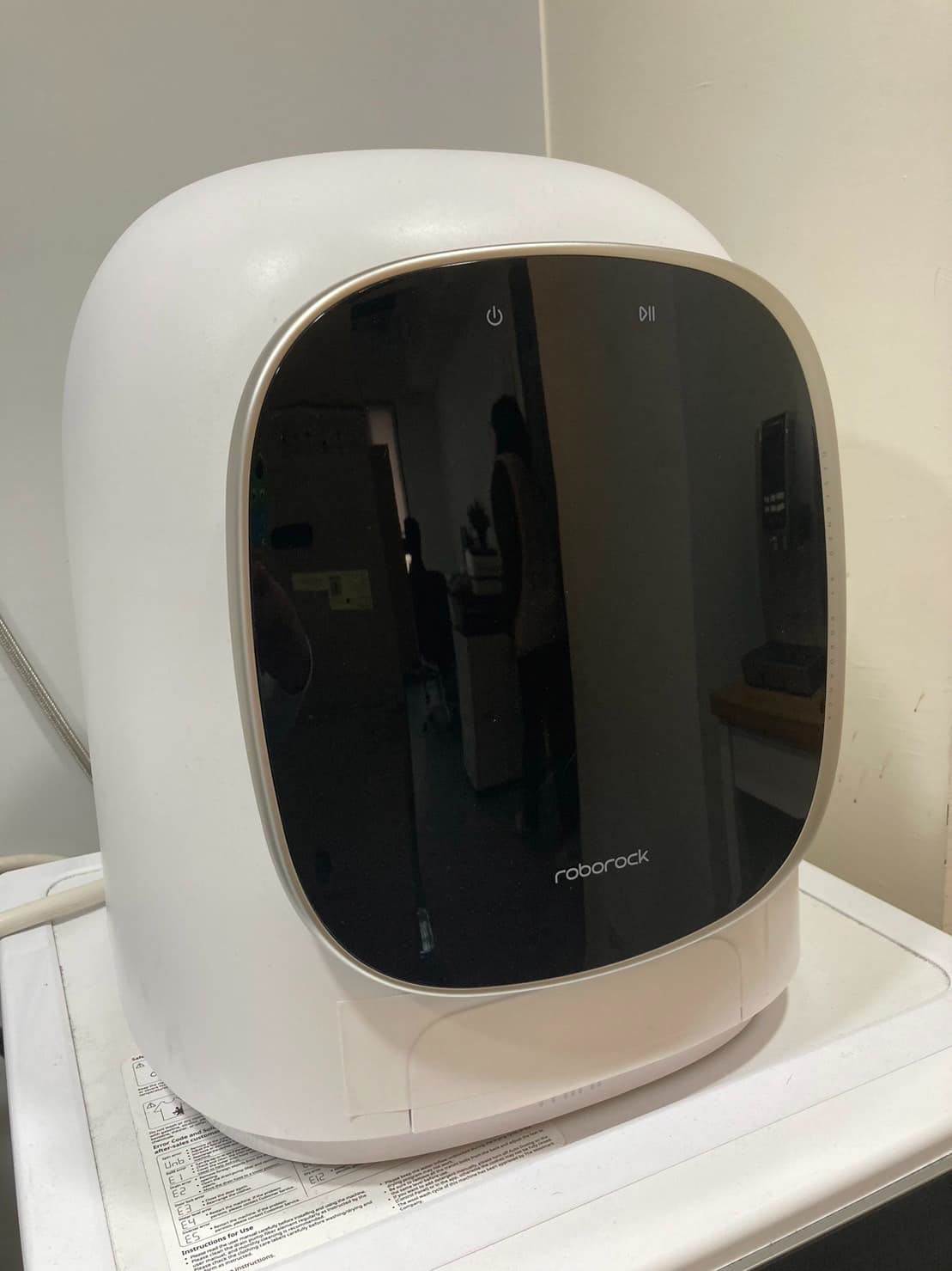 網友推薦迷你洗脫烘衣機,方便洗滌貼身衣物的特色,單獨清潔衣物都能輕鬆一氣呵成。(圖/momo網購好物交流社團提供)