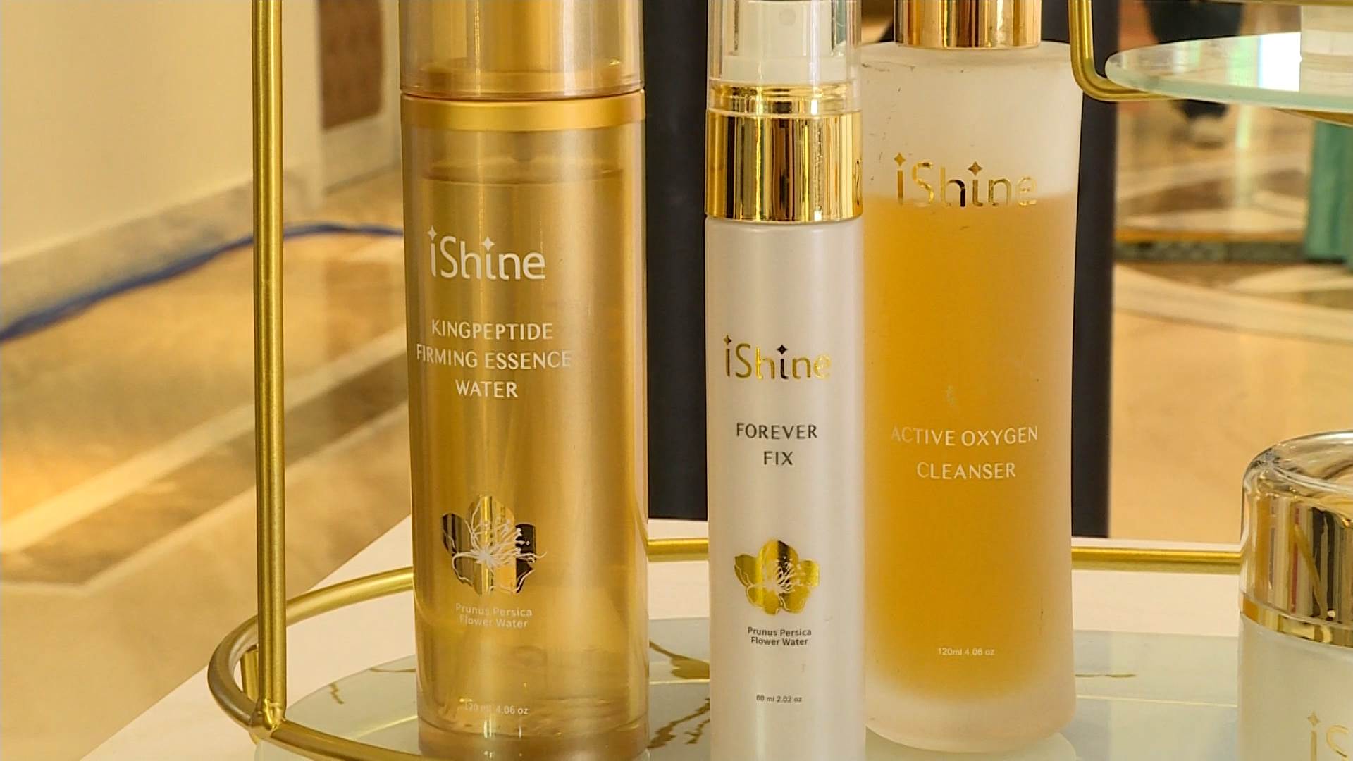 愛閃耀iShine明星產品登場，專為20至40歲女性打造的抗初老保養品，結合創新研發與專利技術，MIT品質自信走向國際。（圖／東森新聞提供）