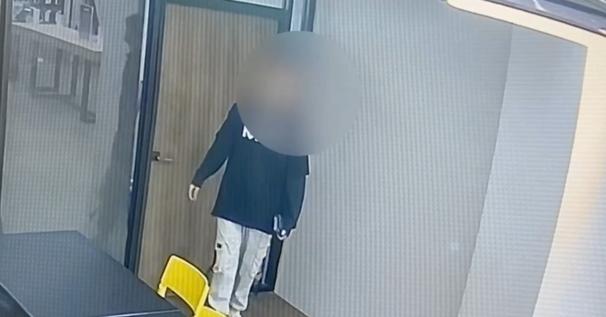 台大校園內一間電子產品專賣店失竊，小偷竟是前員工。（圖／東森新聞）