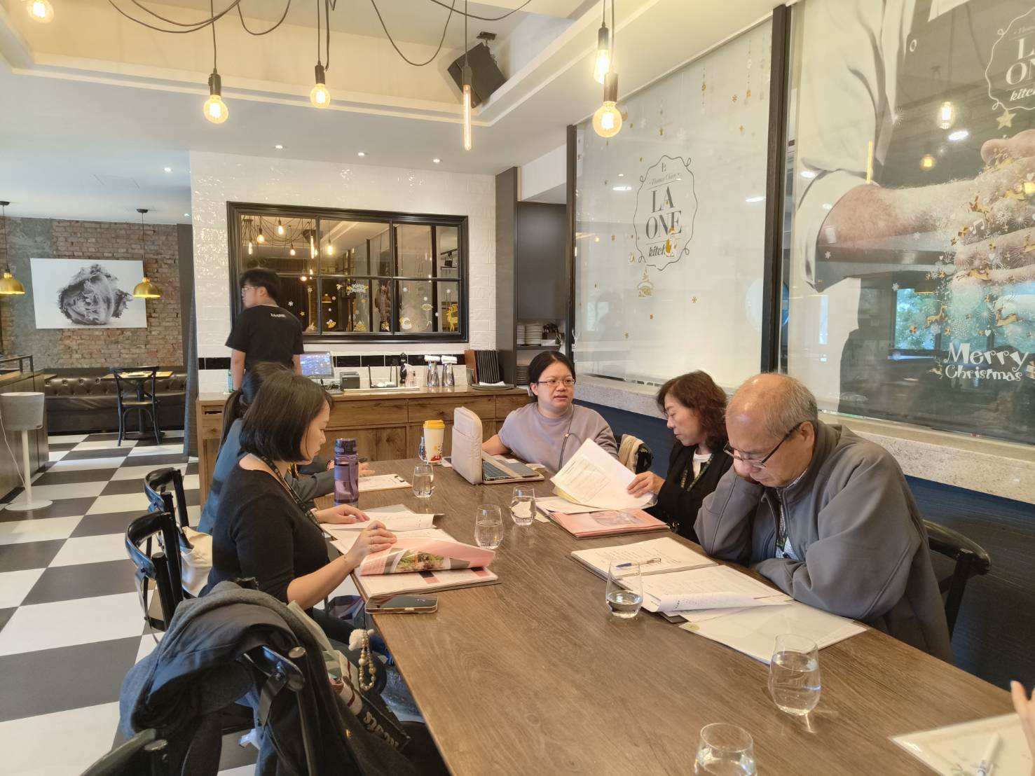 從菜單上的在地有機食材，到餐桌上的美味佳餚，綠色友善餐廳讓永續飲食成為日常。（圖／高雄市政府提供）