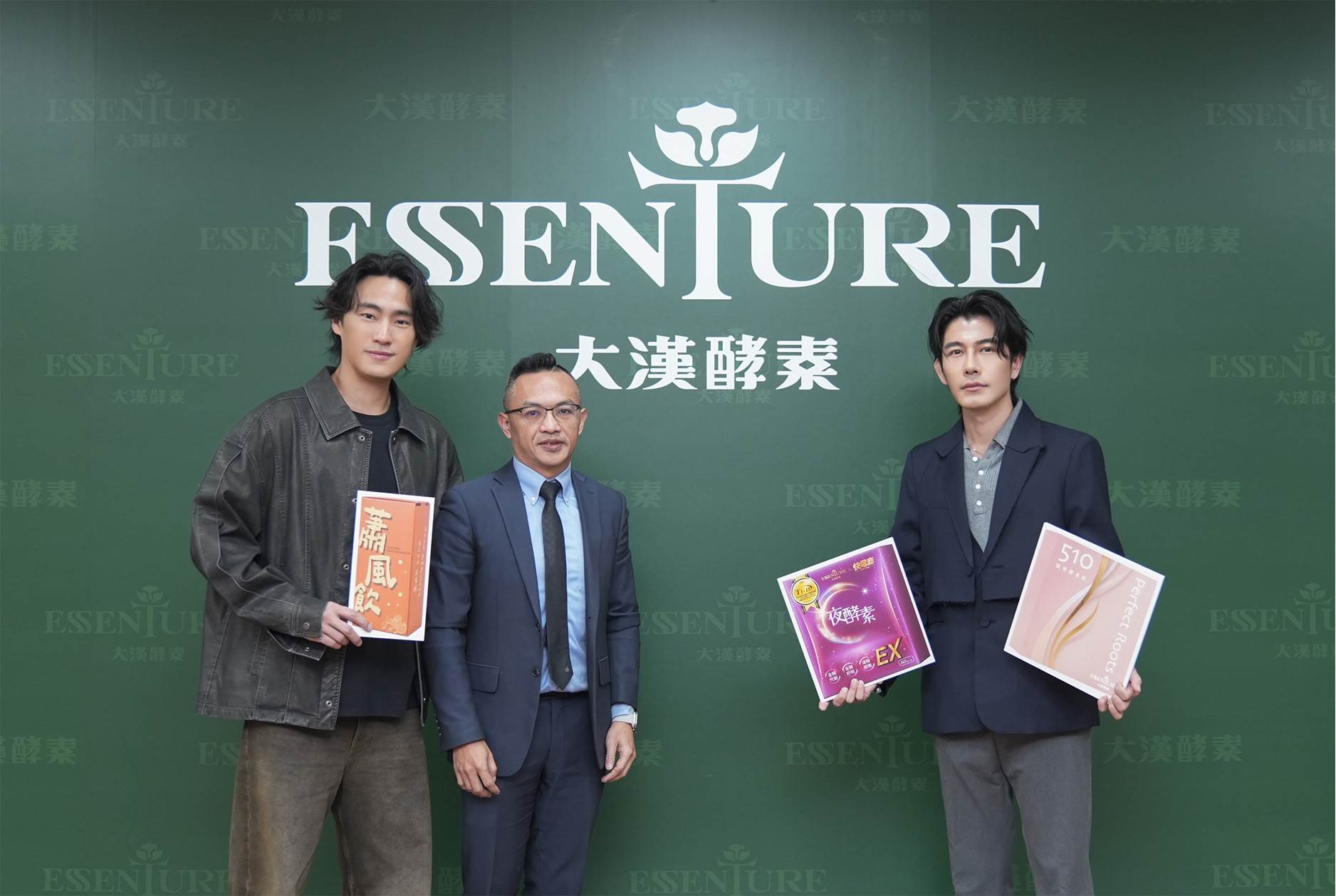 快電商創辦人陳雋希（Vic）、大漢酵素生物科技總經理黃煒與快電商創辦人森田合照。（圖／快電商提供）