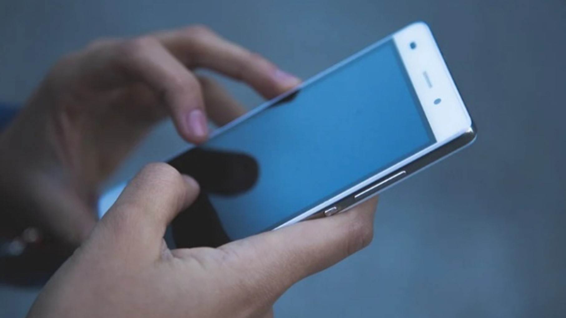 起初對方不相信她，直到他們聯繫了她的朋友，並確認自己的說法屬實才放行。（示意圖／翻攝自pixabay）