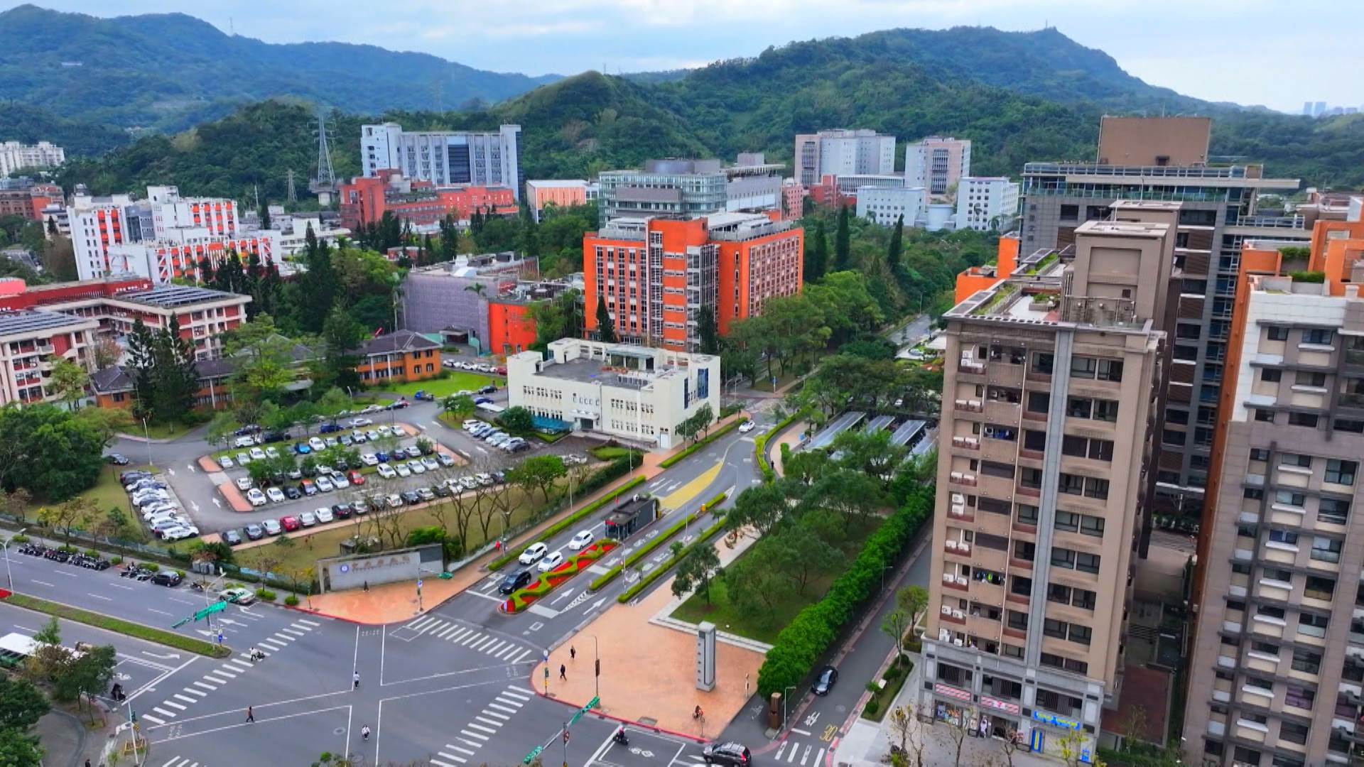 南港擁有寬闊綠地與宜人環境，在東區門戶計畫推動下，正加速轉型為<a href='/search/tags/生技/' target='_blank'>生技</a>重鎮。（圖／東森新聞）