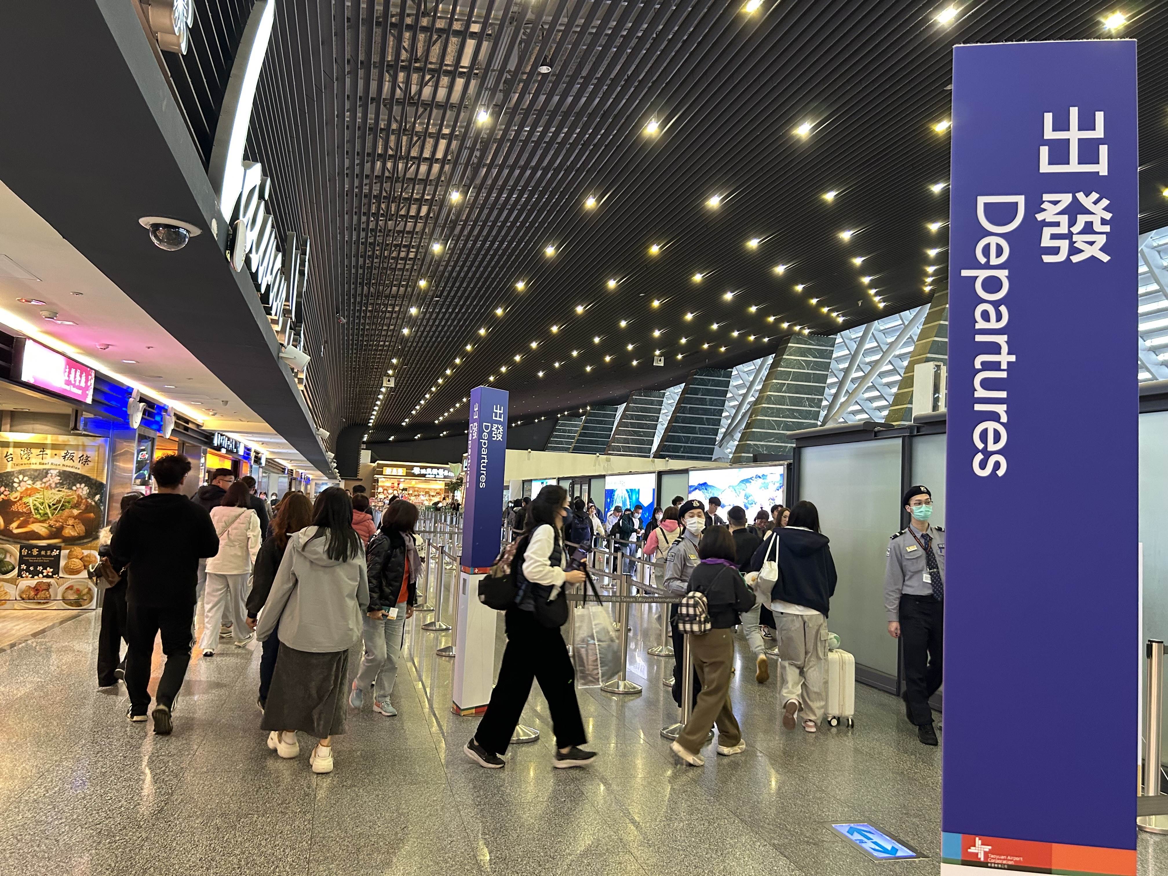 桃園機場228和平紀念日連假出境高峰27、28日，出境尖峰時段為每日7至9時、14至15時及23至24時，入境尖峰時段為每日5時、14至17時及20時至22時。（圖／桃園機場提供）