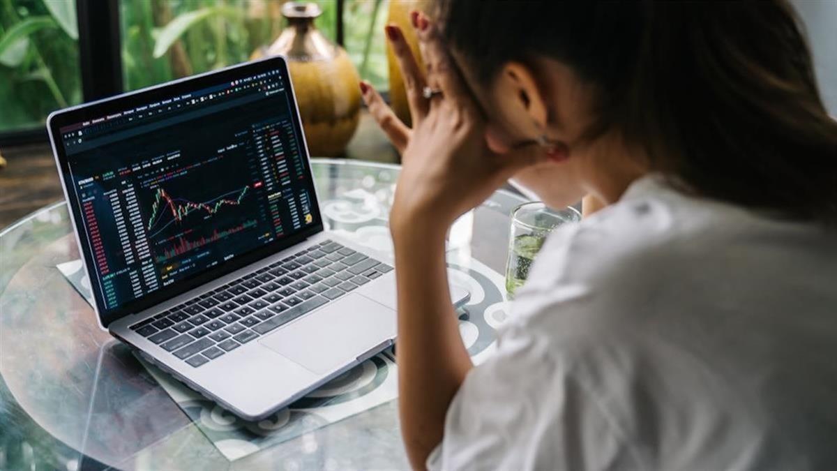 00929配息0.05元 3/19除息 年化配息率3.2%