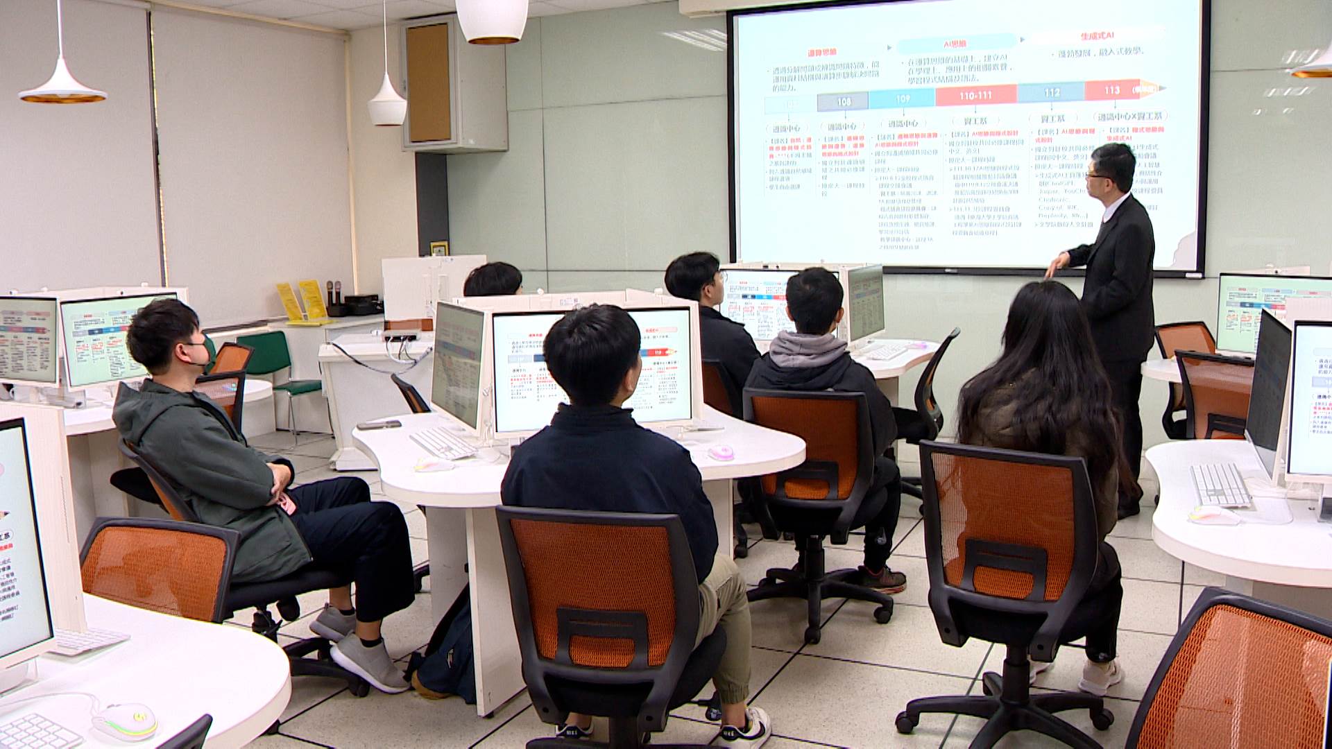 從課堂到實戰，東海大學透過AI教育提升學生競爭力。（圖／東森新聞）