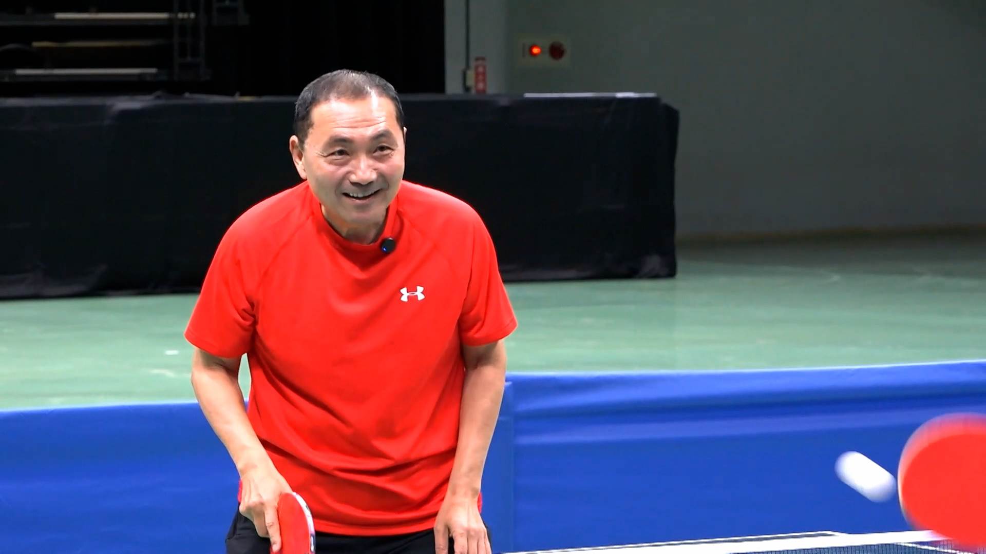 為了準備即將舉行的世界壯麗運動會，新北市長侯友宜近日積極投入桌球練習。（圖／東森新聞）