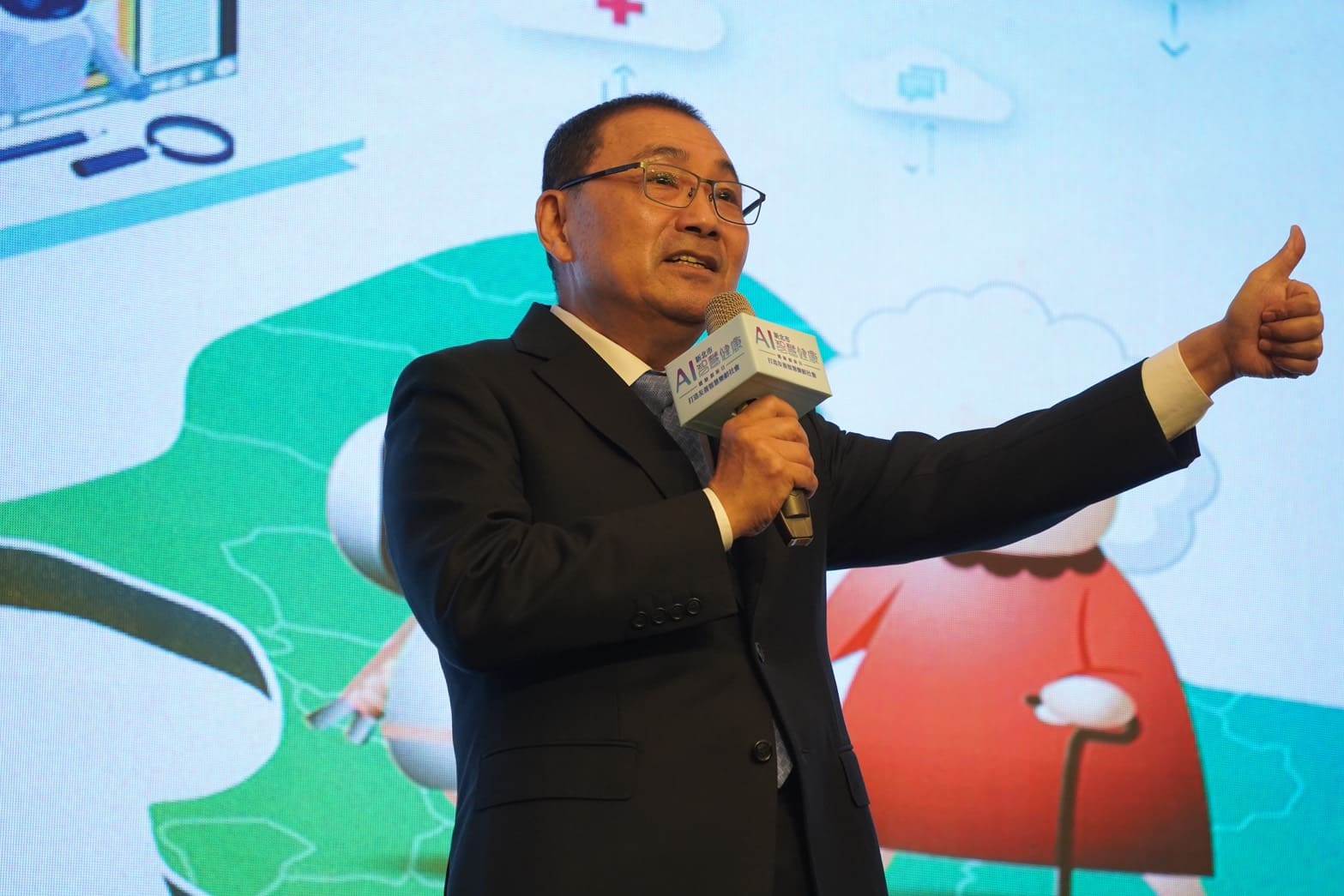 侯市長強調，透過引入先進的AI智慧健康技術，不僅能夠提升健康監測與預防醫療的精準度，更能夠為長者打造一個溫馨有愛、充滿人文關懷的生活環境。（圖／新北市政府提供）