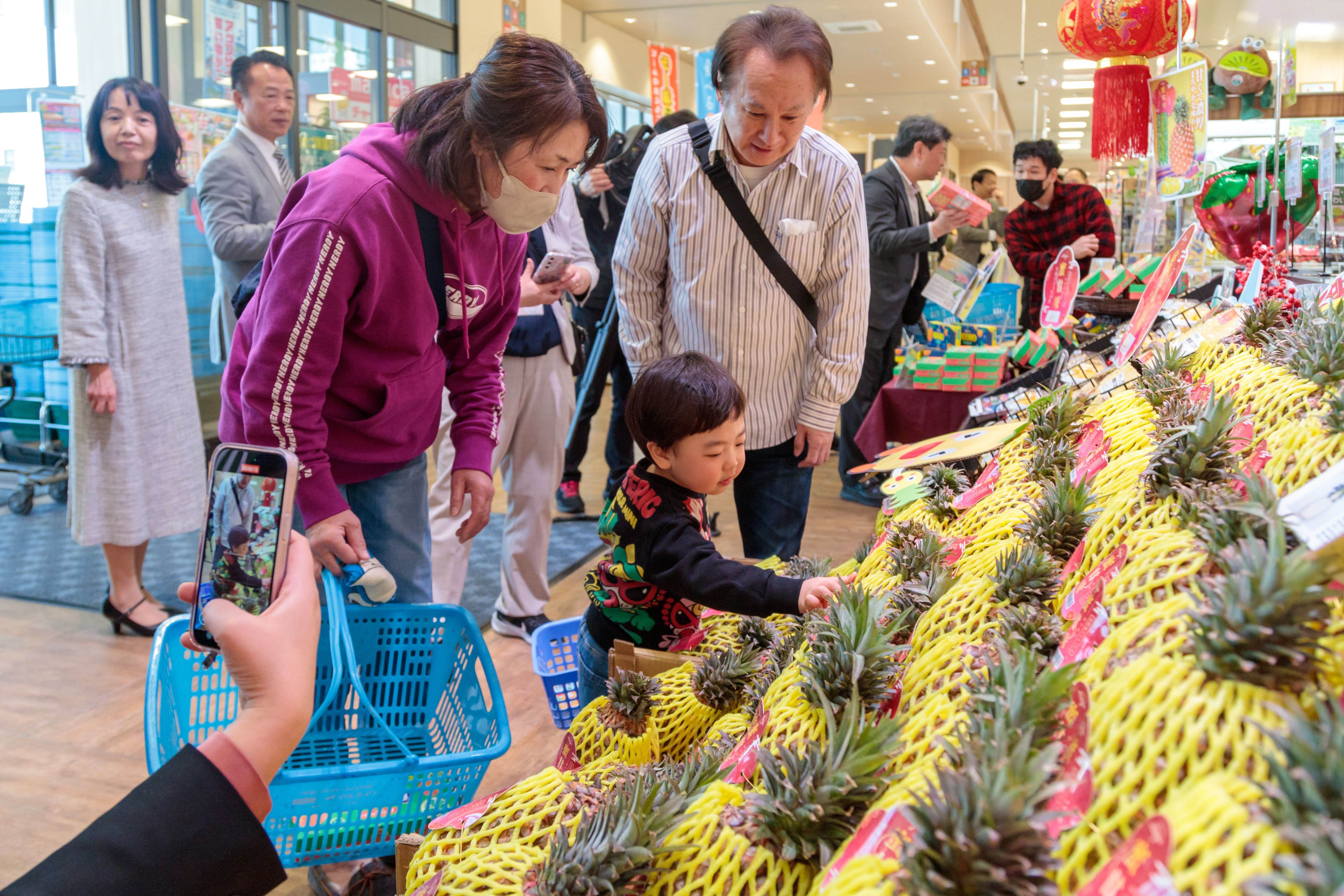 嘉義縣鳳梨首度進軍日本超市。