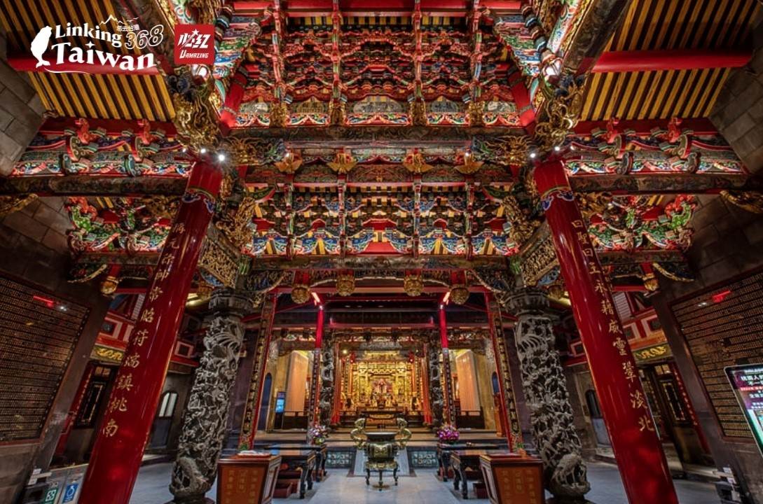 廟貌輝煌壯麗，尤以前殿正殿皆為「歇山重簷假四垂」及「螭虎看架斗栱」，最具彬司風格之精髓特色。（圖／恁去台灣提供）