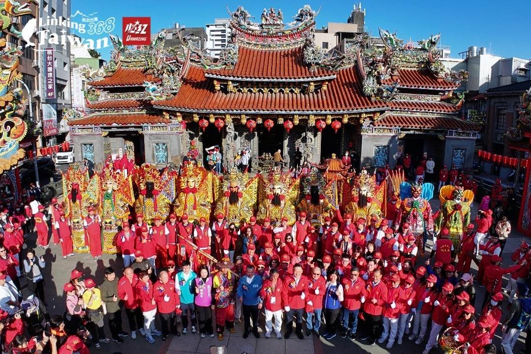 今年的遶境活動盛況空前，眾多信徒共襄盛舉，展現桃園深厚的信仰文化與傳統藝術。（圖／恁去台灣提供）
