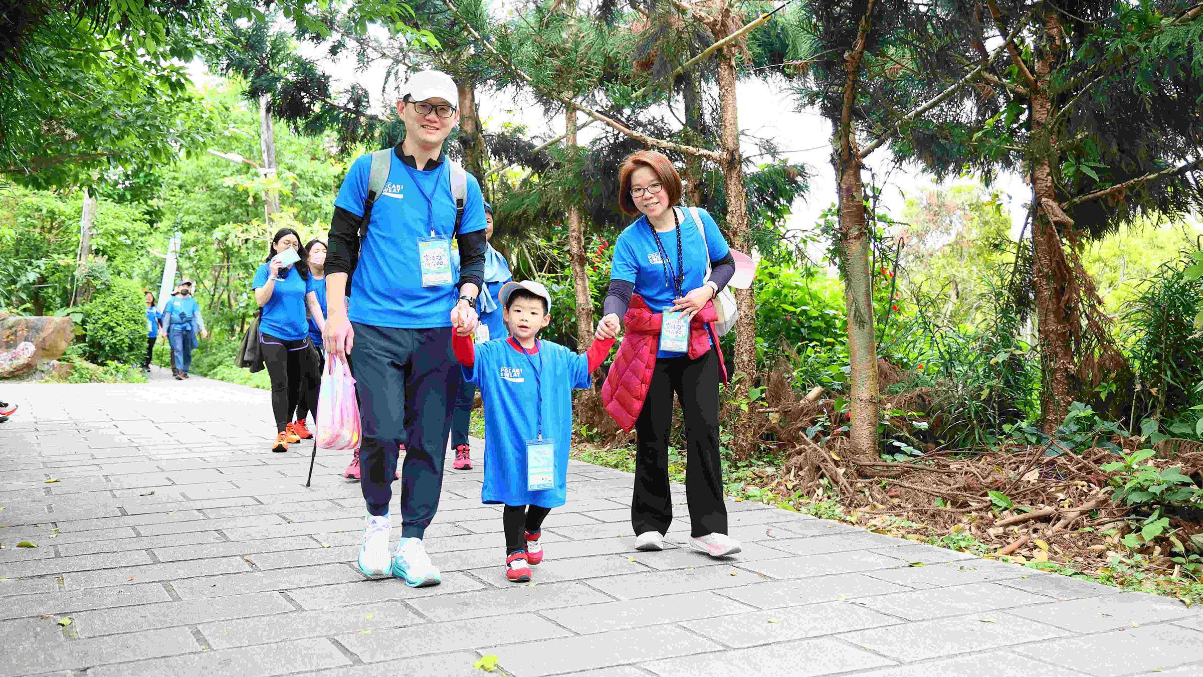 4.不論大朋友小朋友都來挑戰寶礦力健行GO，讓劍潭山成了藍色廊道