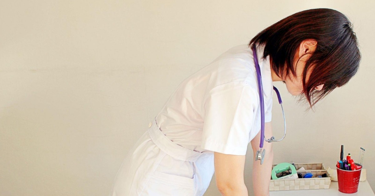 英國一名護理師在醫院清醒時，發現左小腿遭到截肢。（示意圖／Photo-AC）