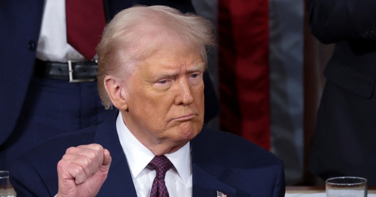 陸方4日公告反擊，向美國的所有進口商品對課34%的關稅，川普幾小時後發文宣布他的政策將永遠不變。（圖／美聯社）