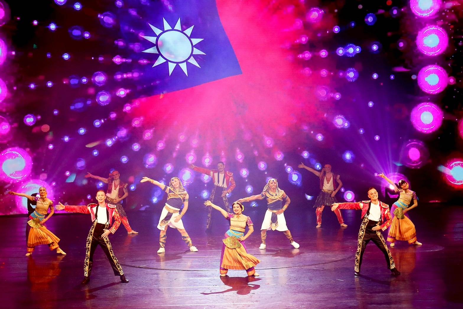 皇家劇院全新大秀。（圖／義大世界購物廣場提供）