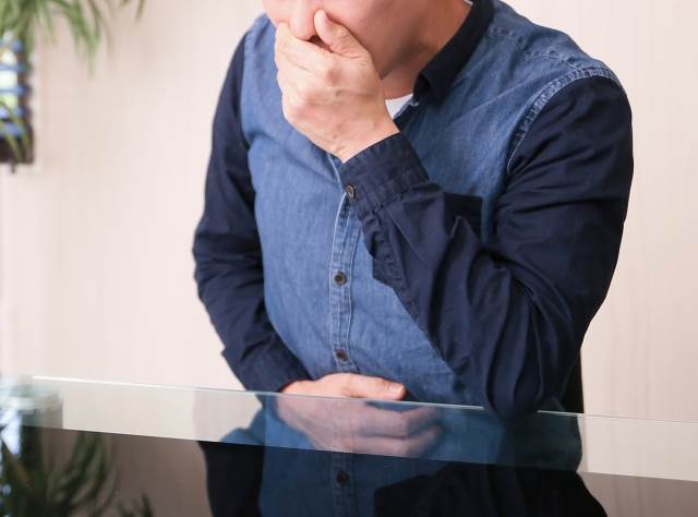 一名21歲醫學系學生打球到一半，突然開始嘔吐。（示意圖／翻攝自photoAC）