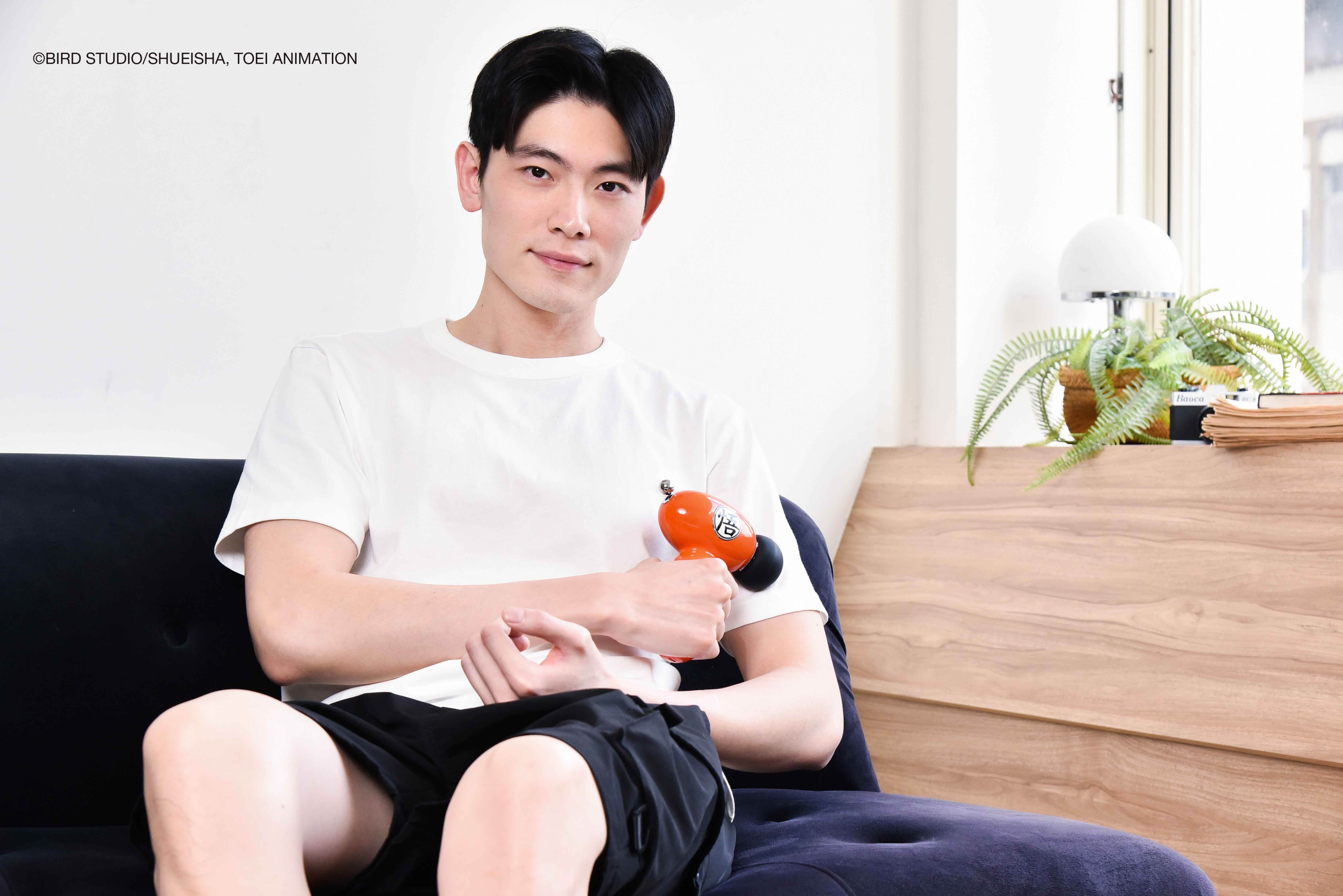 FUJI 日式按摩槍提供四檔按摩強度設定，結合 7 毫米深層擊打技術，每分鐘高達 3,000 轉依舊保持靜音低噪，滿足全身不同部位的按摩需求  (圖_FUJI 提供)