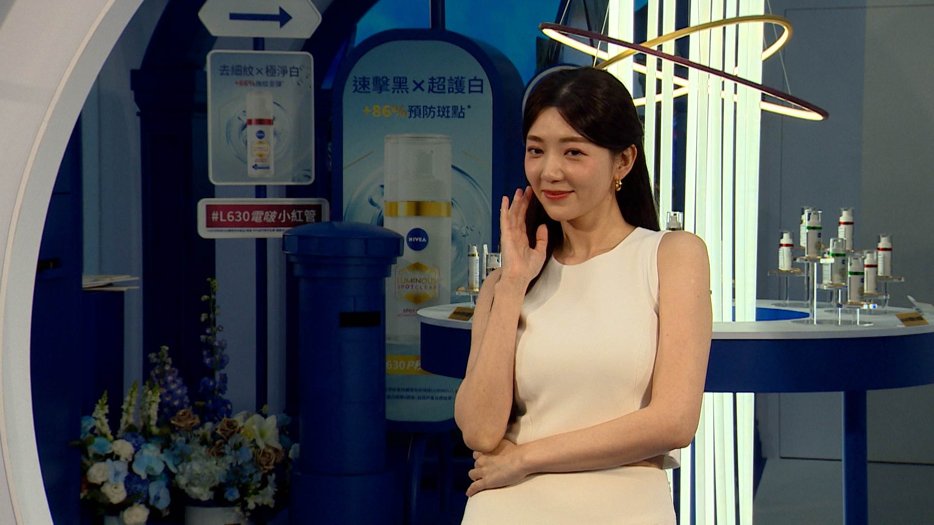 說起維持好膚質的秘訣，女神說見「肌」行事很重要，只要肌膚出狀況，選擇多功能分工的保養品才能讓保養事半功倍。（圖／東森新聞）