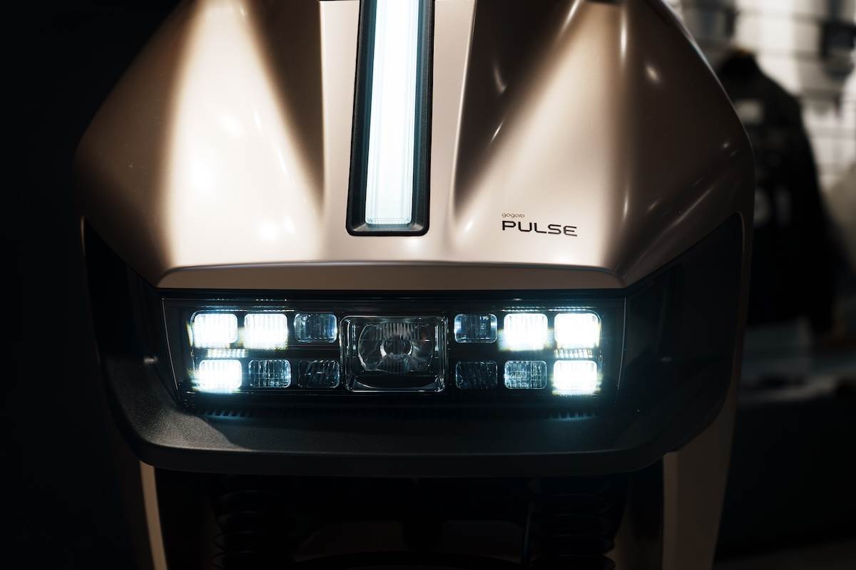 車色為星宇航空品牌顏色－「大地金」。（圖／林昱丞攝影）