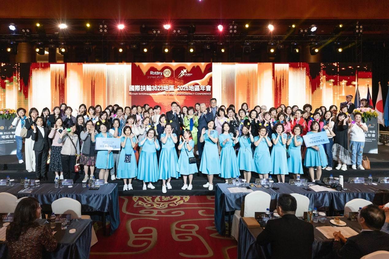  眷屬聯誼活動亦別具用心，由會長Grace與主委敏惠設計結合文化、互動與關懷照片。（圖／國際扶輪3523地區提供）