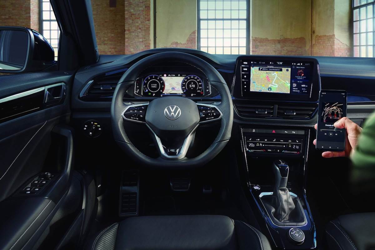 車內搭載新世代數位化座艙，包含Digital Cockpit Pro 10.25吋全邏輯數位化儀表、Discover Pro 9.2 吋多媒體鏡面觸控主機。（圖／台灣福斯汽車提供）