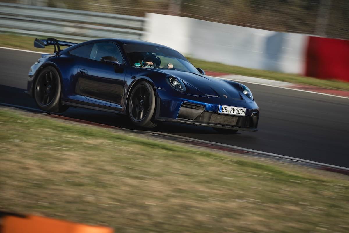 雖然動力不變，但是底盤經過大幅度升級，加上Bermeister高超的駕駛技術，攻克刁鑽的紐柏林彎道。（圖／Porsche提供）