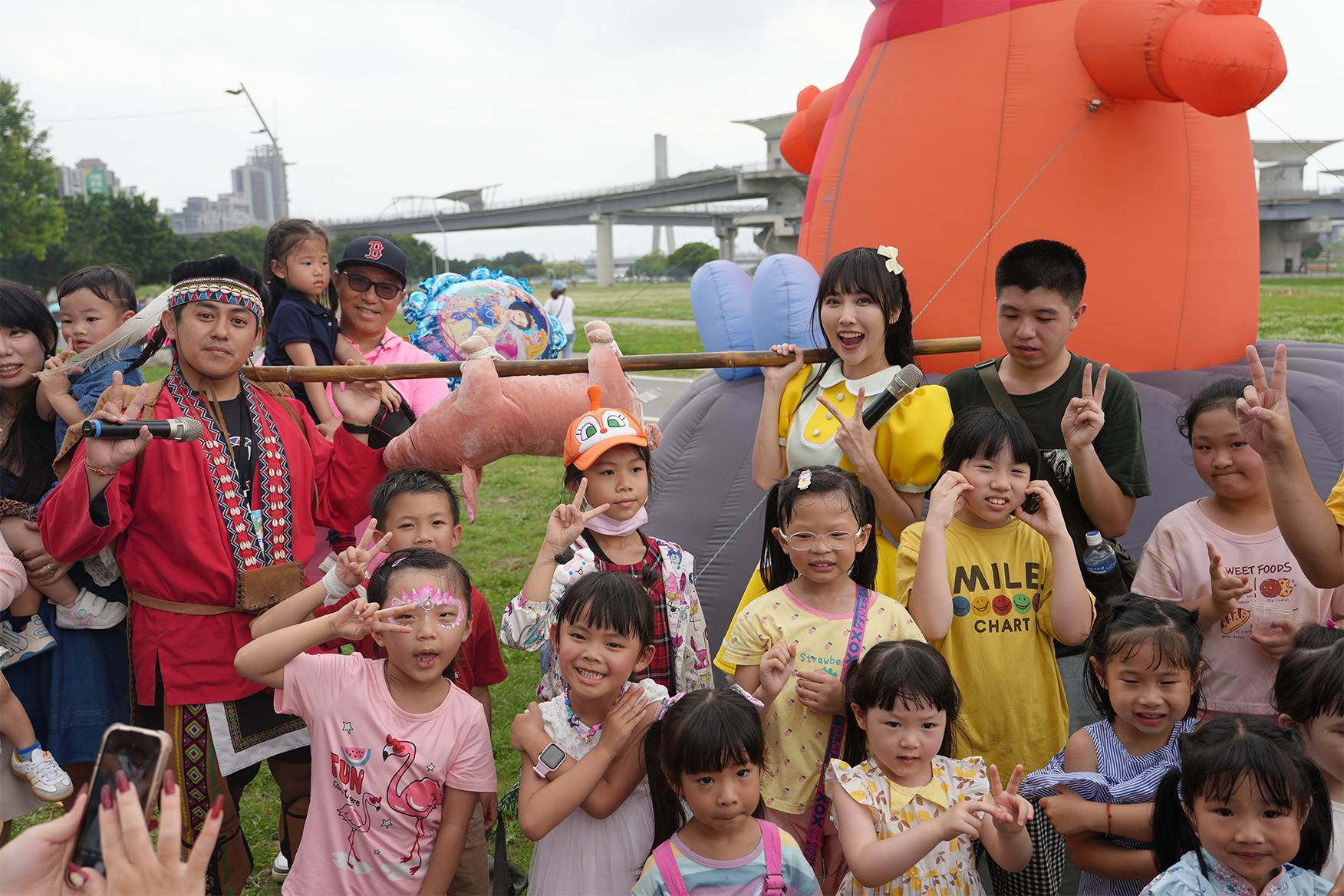 大家跟著<a href='/search/tags/KIWI姊姊/' target='_blank'>KIWI姊姊</a>一起參加第二梯次<a href='/search/tags/獵人/' target='_blank'>獵人</a>捕獵營體驗。（圖／嘉義縣文化觀光局）