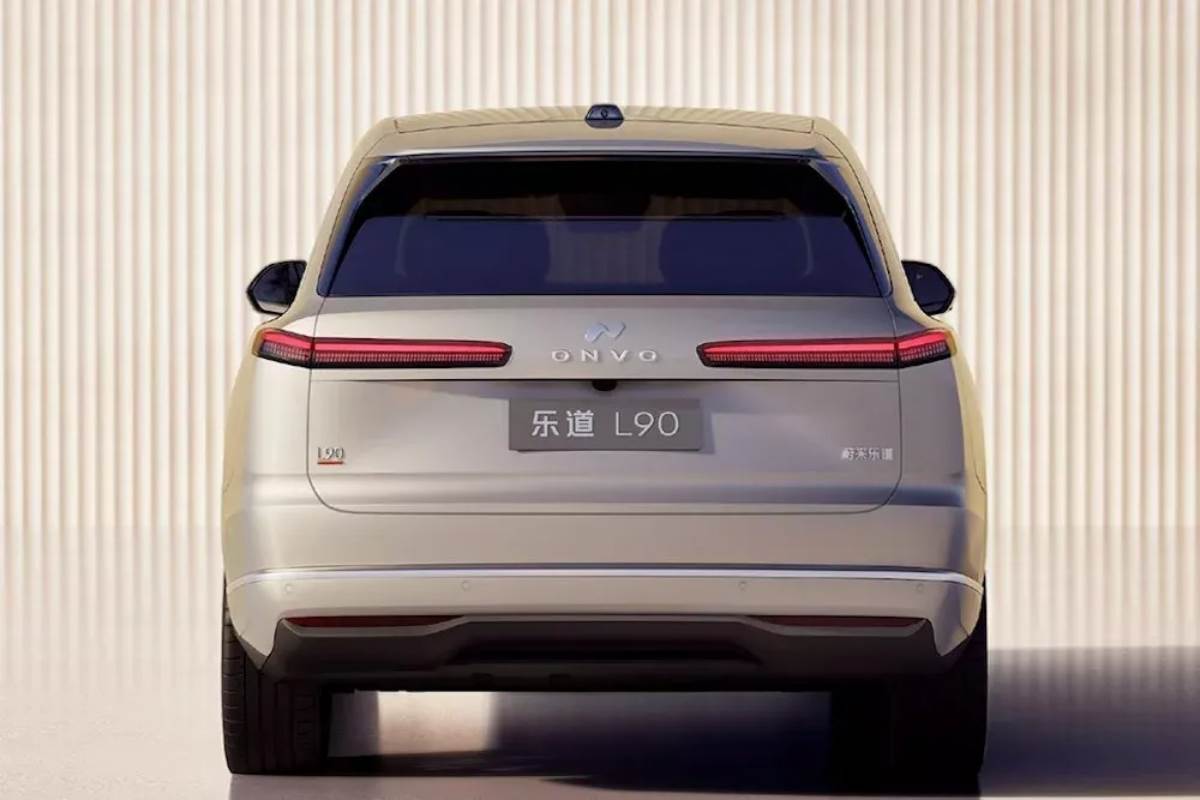 車尾同樣採用細長形LED尾燈設計，讓車輛看起來更顯修長穩重。（圖／樂道提供）