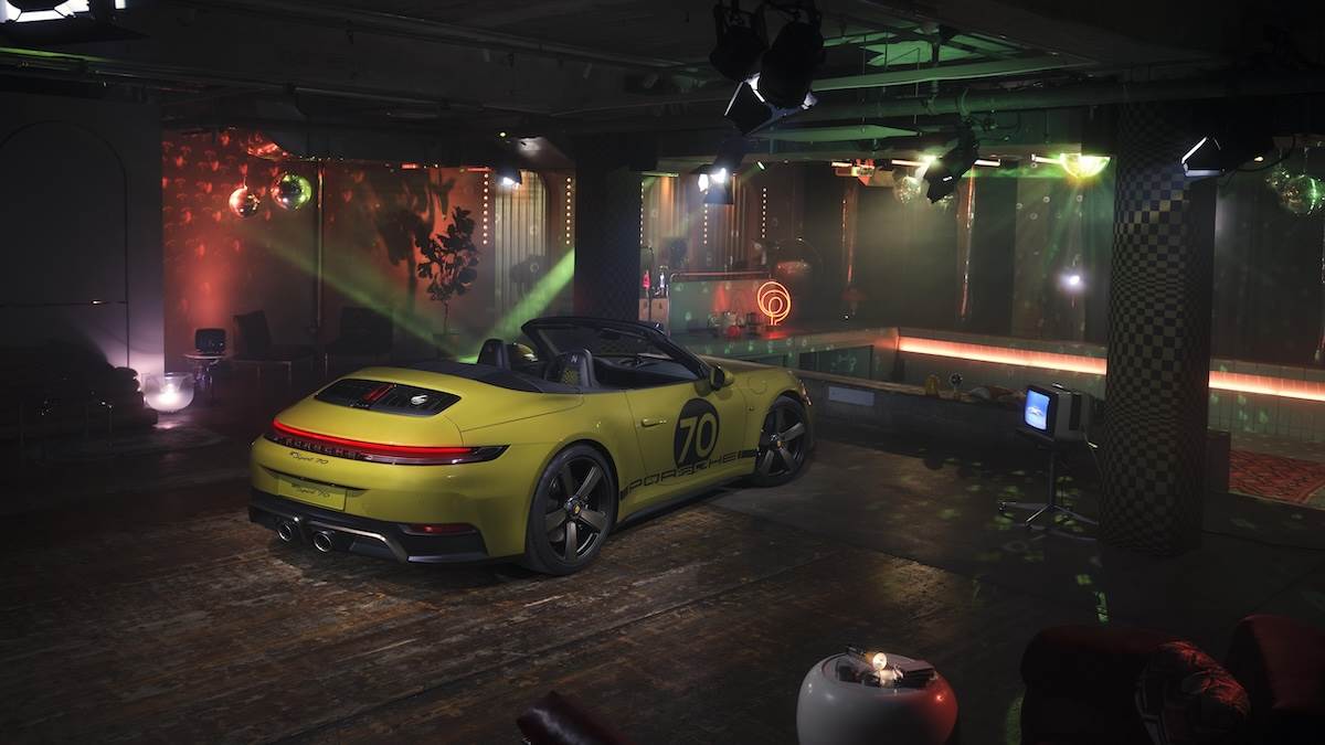 車輛的後下部、前部，以及採用經典「Fuchs」設計的Sport Classic輪圈，皆採用Bronzite灰金色塗裝。（圖／Porsche Taiwan提供）